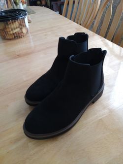 Esprit Black Leather 9M black zipper almost New