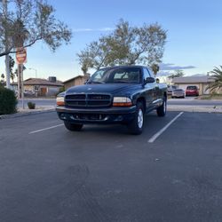 1998 Dodge Dakota Ext Cab – Manual – Clean Interior 