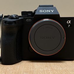 Sony Alpha 7 IV Full-frame Mirrorless Camera 