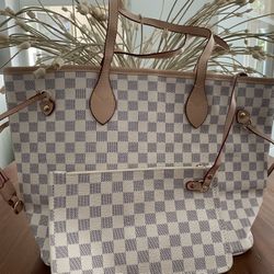 Checkered Tote With Attached Pouch 