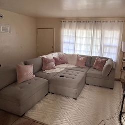 Thomsanville Sectional Couches 