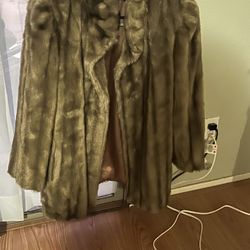 Women’s faux fur jacket