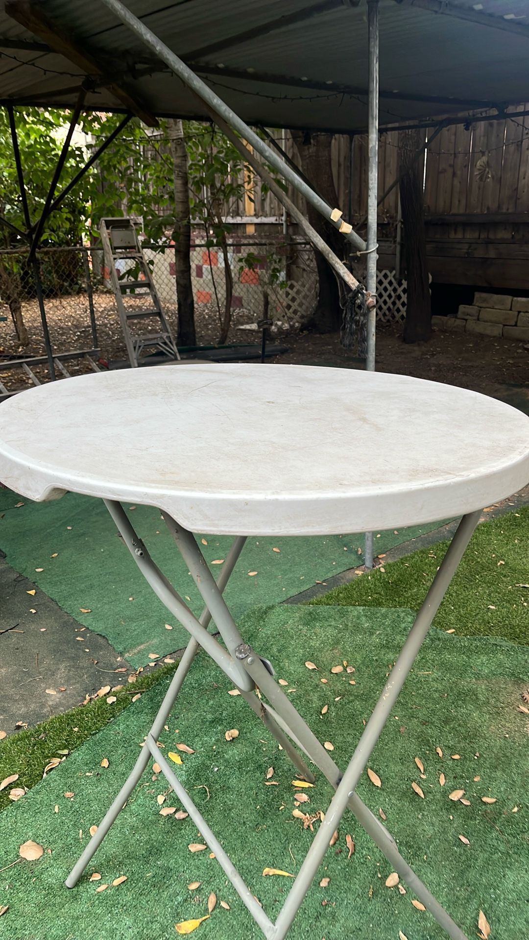 Round Table 
