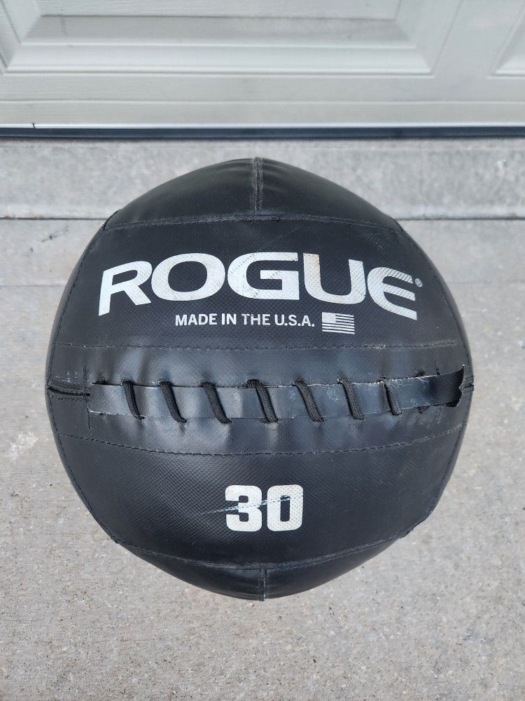 Rogue Medicine Wall Ball 30lbs