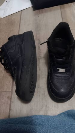black air force 1s size 4.5