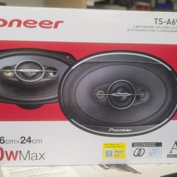 PIONEER 4 WAY 6X9 SPEAKERS.  450 WATTS !