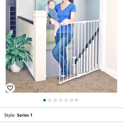 Baby Gate (white — new in box)