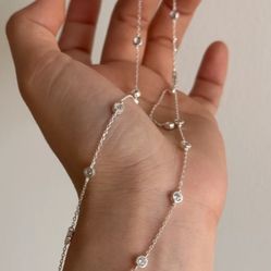 Silver jewelry necklace