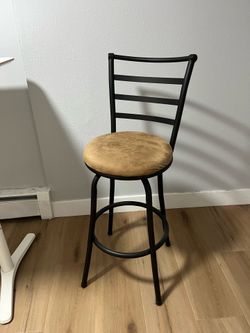 Swivel barstool