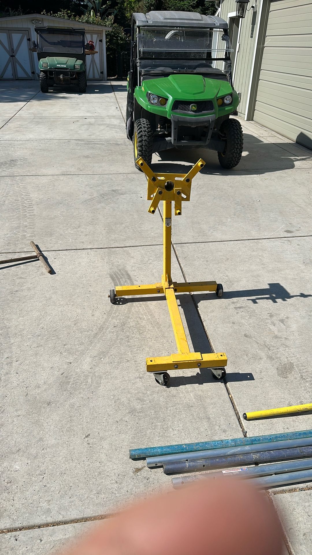 Thousand pound engine stand