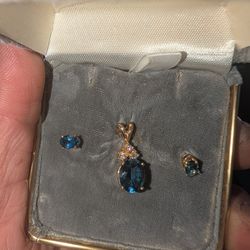 14k Gold Pendant And Earrings Set 