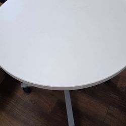 30 Inch Round Commercial Table