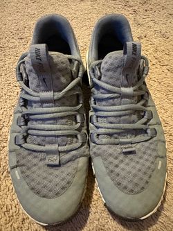 Nike met con