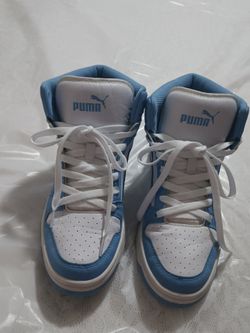 Men's Puma High-Top Sneakers.   ( Size 7)