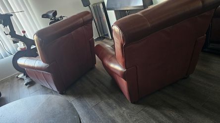 Leather movie chairs.