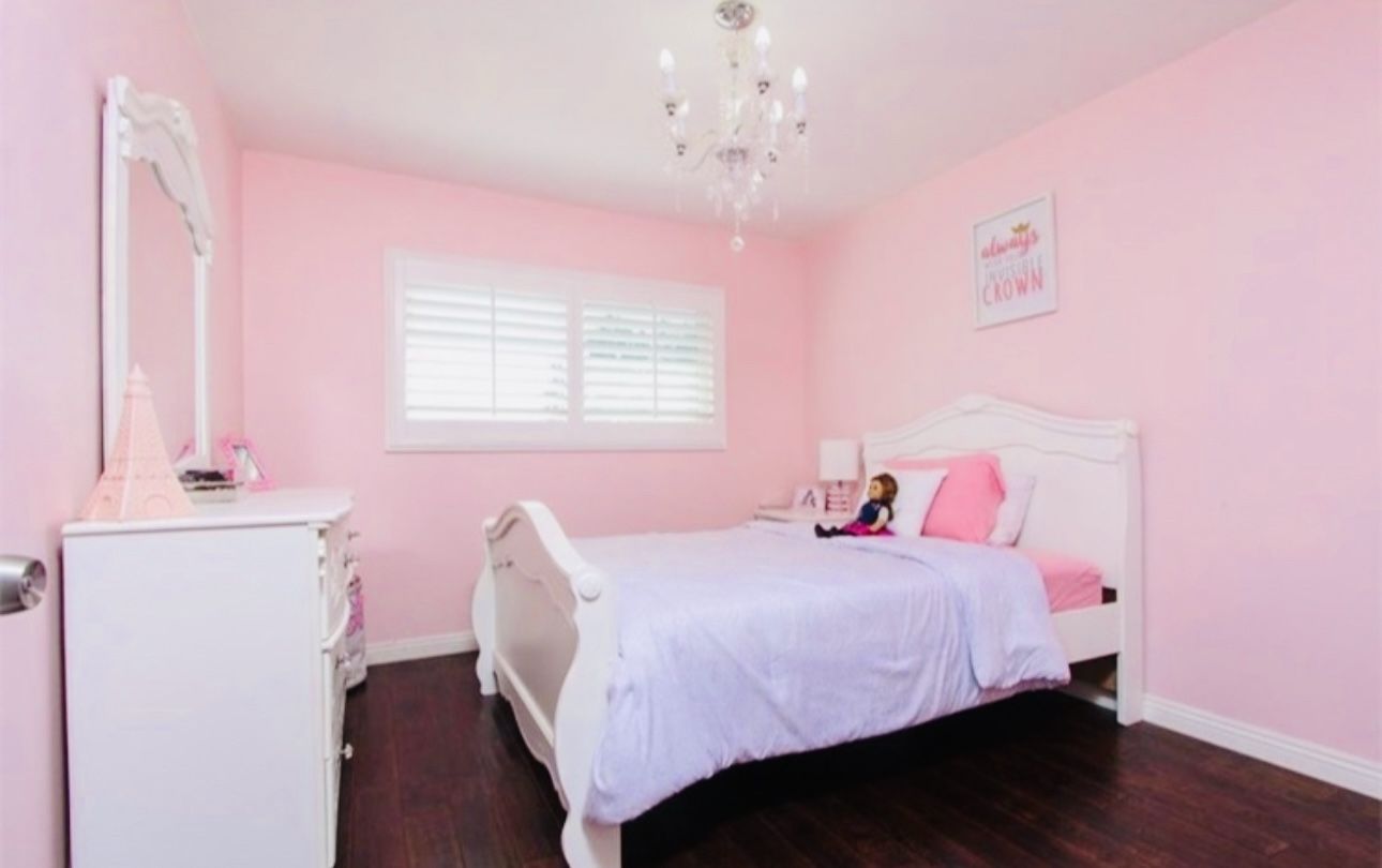 Bedroom set