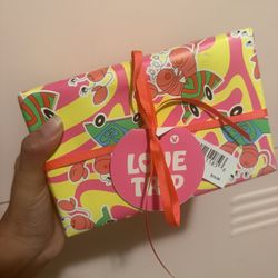 Lush Love Trap Bath Bomb Gift Set – New With Tags