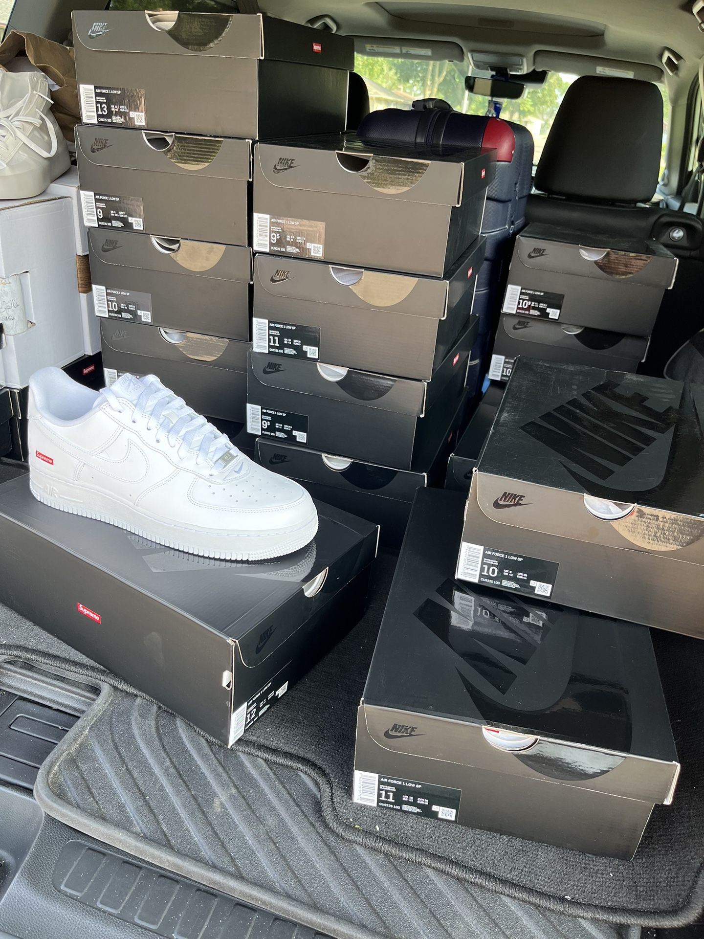 Air Force 1 x Supreme Brand New With Socks