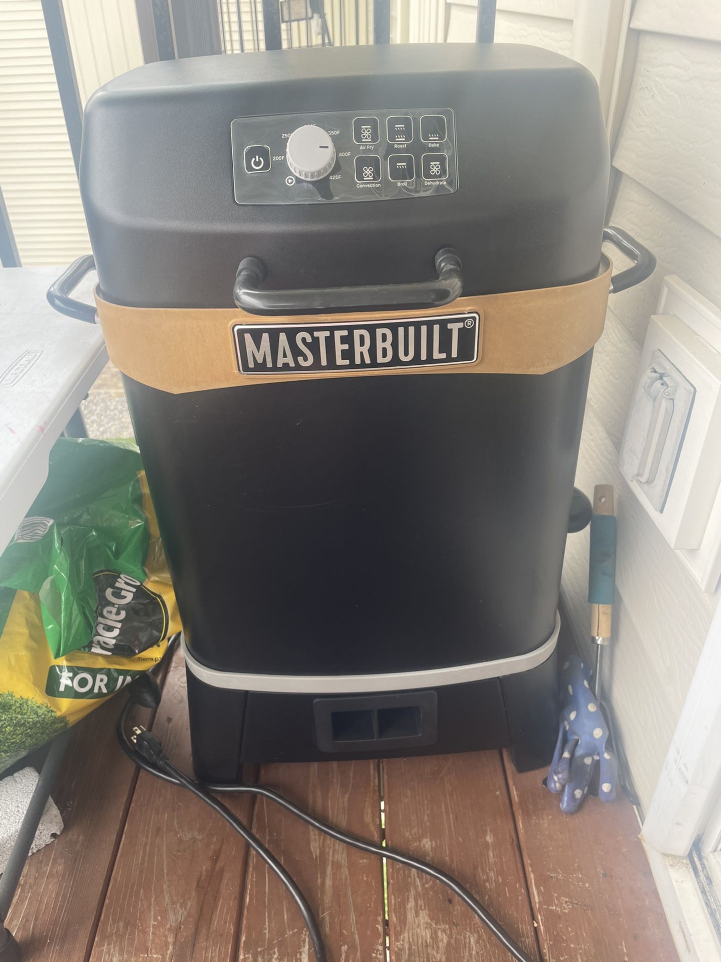 Masterbuilt 20 Quart 6-in-1 Outdoor Air Fryer - Never Used Brand New for  Sale in Belleville, NJ - OfferUp