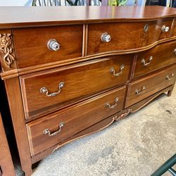 Serpentine Top 7 Drawer Dresser