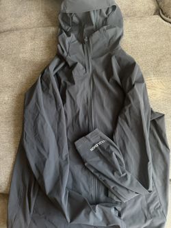 Lululemon Pacebreaker jacket