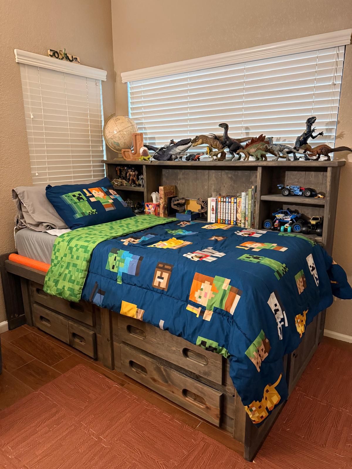 Bed Twin With Drawers, Bookshelf And Storage!