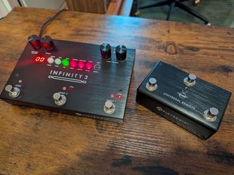 Pigtronix Infinity 3 Looper Pedal & Universal Remote Triple Foot Switch