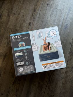 MID-RISE AIRBED WITH INTERNAL PUMP