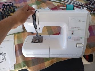 Vintage Kenmore (contact info removed)4000 Sewing Machine Works - Monogramming