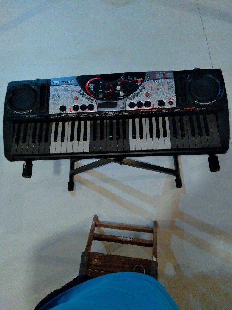 Yamaha Djx Keyboard And Stand