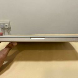 Apple MacBook Pro Laptop 13 Inch Core i5 in GREAT CONDITION! (WITH 250GB SSD!)

