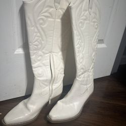 Like New Condition , Size 7 .5 Women.Luke New And They Has Been  In My Closet, pU NEAR STORY&King Rd Sj 