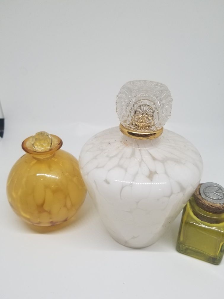 Perfume containers