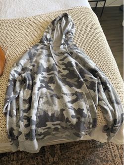 Camo hoodie size L