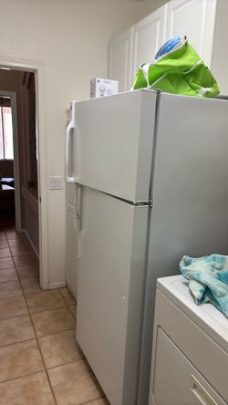 Refrigerator freezer