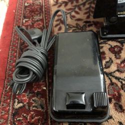  1940  221-1  Antique  Singer Portable Electric  Feather Weight Singer Sewing Machine  