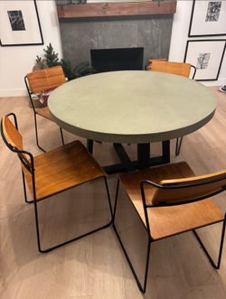 4 Dining Chairs