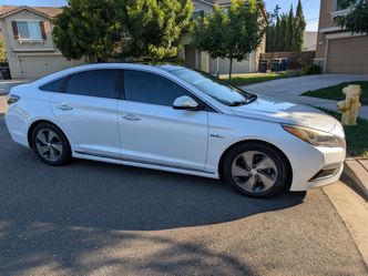 2016 Hyundai Sonata Hybrid Limited – 40+ MPG – New Transmission
