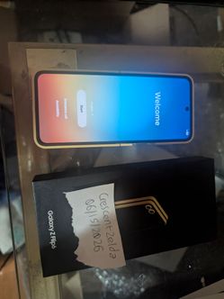Samsung Galaxy Z Flip 6 256GB Verizon Unlocked Yellow