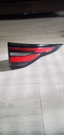 LAND ROVER DISCOVERY PASSENGER LED TAILLIGHT 2017-2018-2019-2020