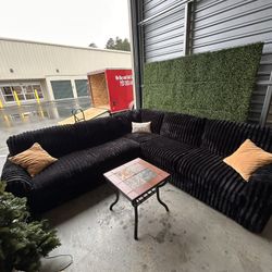 Sectional Sofa/ Couch (We Deliver) 