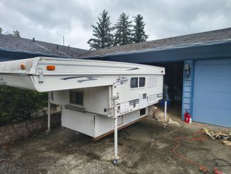 Pop up camper for truck bed