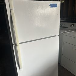 Kenmore Refrigerator (28(w) x 59.5(h) x29(d) Shortboy