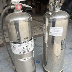 Water fire extinguisher , usable condition