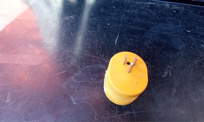 Camco 30 To 15 Amps Adapter