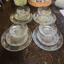 Vintage Arcoroc Canterbury Serving 4 Dinner