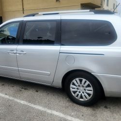 2012 Kia Sedona Van 197k Miles Automatic 