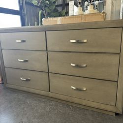6 Drawer Dresser 