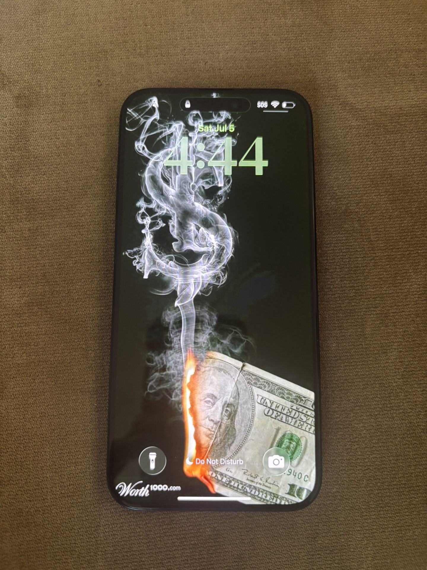 iPhone 15 Pro Max 256 gb (SIM LOCKED)