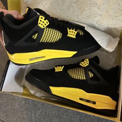 Jordan 4 Yellow Thunder Size 8 Men